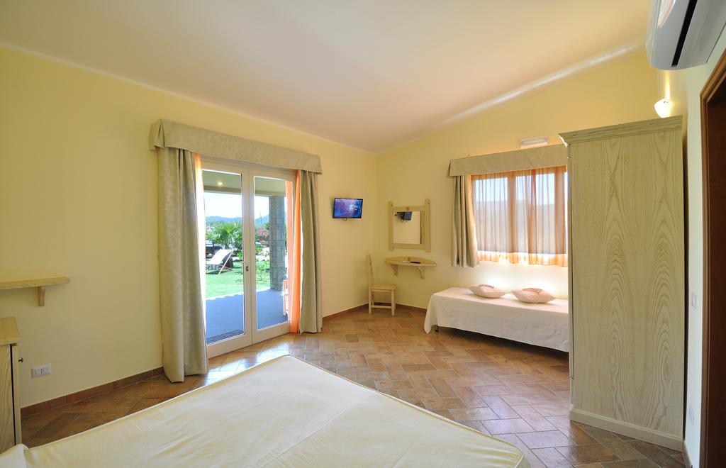 Affittacamere B&B La Villa Dei Graniti Villasimius Bagian luar foto
