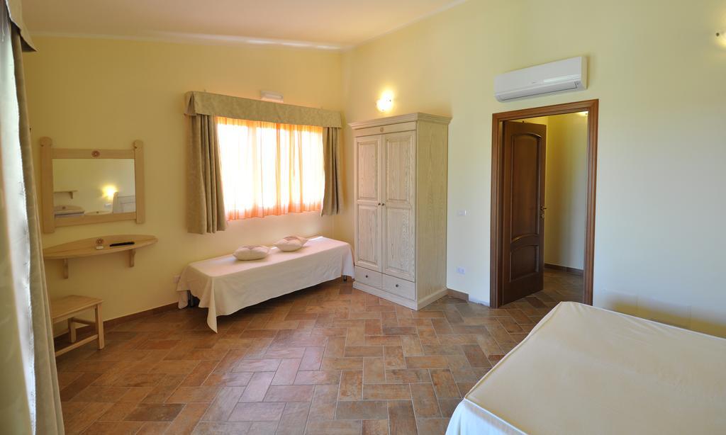 Affittacamere B&B La Villa Dei Graniti Villasimius Ruang foto