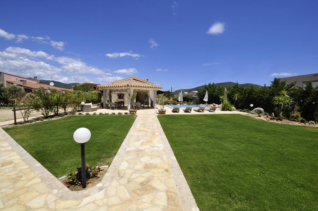 Affittacamere B&B La Villa Dei Graniti Villasimius Bagian luar foto
